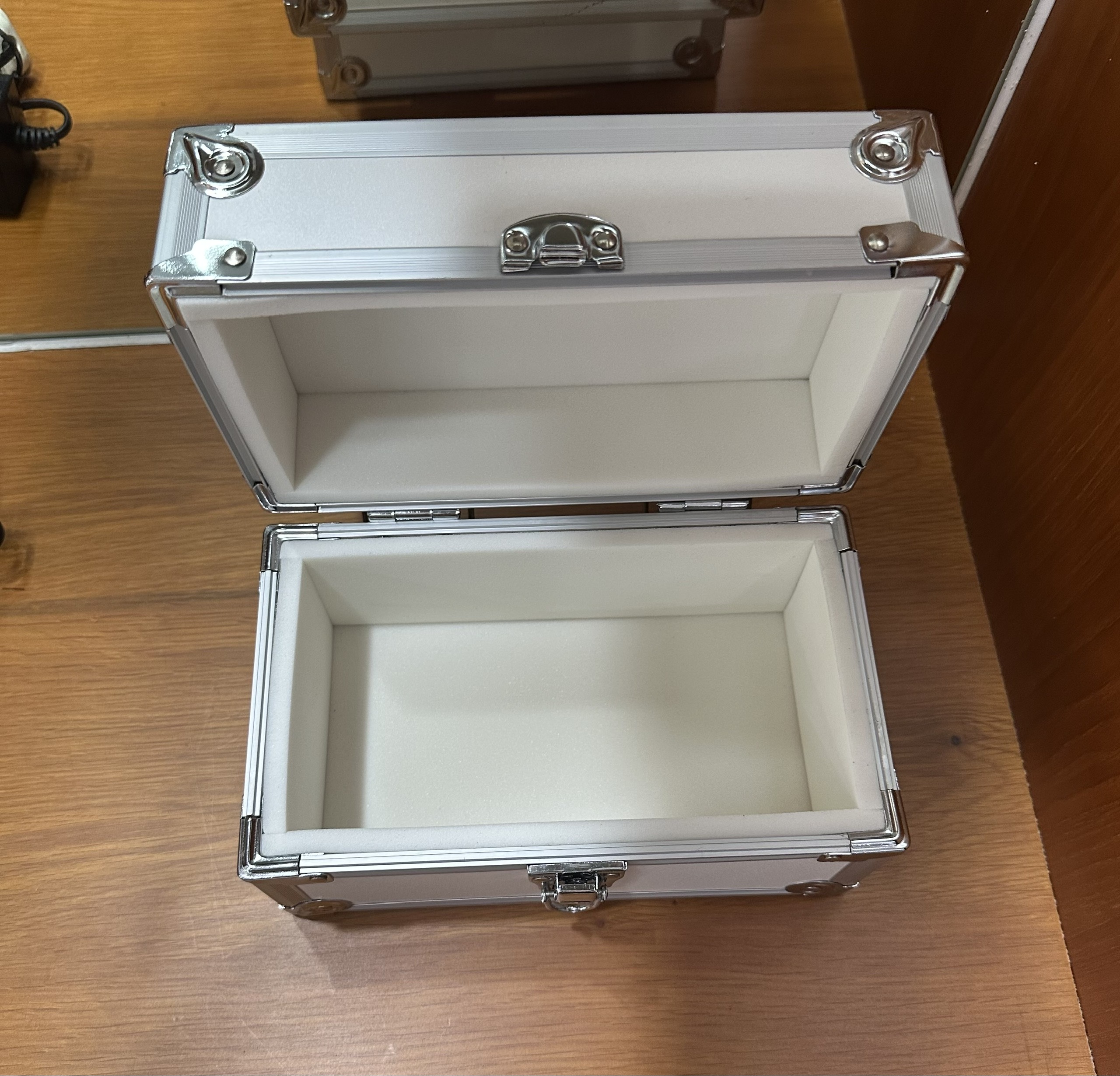 Hộp đựng quả cân 10kg vuông